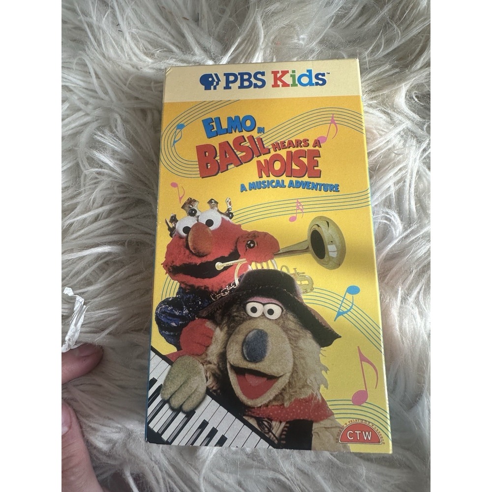 Sesame Street Elmo Basil Hears a Noise: A Musical Adventure VHS Video Tape Rare!